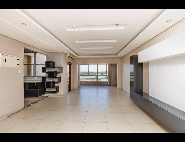 2 BEDROOM SECTIONAL TITLE FOR SALE IN ATHLONE